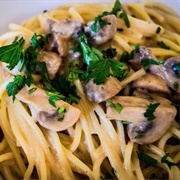 Spaghetti With Mushrooms and Herbs