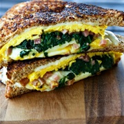 Omelete Grilled Cheese