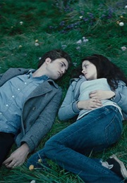 Edward and Bella Lying in the Grass - Twilight (2008)