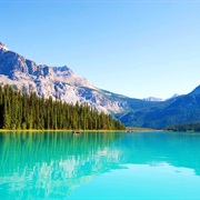 Know the Names of the 20 Biggest Lakes