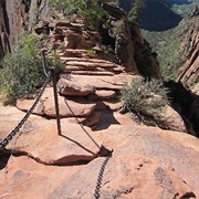 Hiking Angel&#39;s Landing in Zion NP, USA