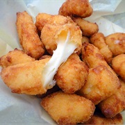 Fried Cheese Curds (Wisconsin)