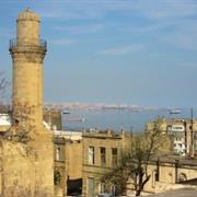 Walled City of Baku With the Shirvanshah&#39;s Palace and Maiden Tower