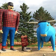 Paul Bunyan &amp; Babe the Blue Ox Statues