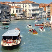 Discover Venice on a Vaporetto