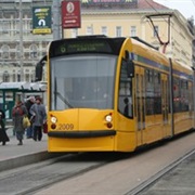 The Tram Doesn&#39;t Stop at Margitsziget