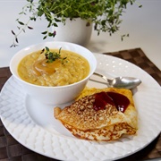 Ärter Med Fläsk, Plätter (Yellow Pea Soup With Pork, Swedish Pancakes With Lingonberries)