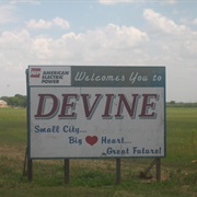 Devine, Texas