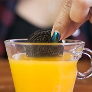 Oreo in Orange Juice