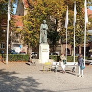Guido Gezelle Statue, Bruges