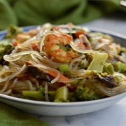 Stir-Fried Cassava Noodles With Prawns, Beansprouts and Pepper