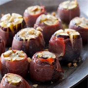Figs With Goat Cheese, Pistachios, and Honey