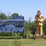 Big Vic Voyageur Statue