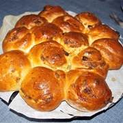 Homemade Cheddar and Sun-Dried Tomato Rolls
