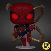 574: POP! Iron Spider With Gauntlet (Glow)