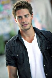 Dean Geyer (Fanpage)