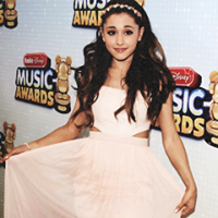 Ariana Grande: Pink Champagne