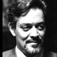 Raul Julia