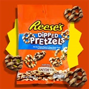 Reese&#39;s Dipped Pretzels