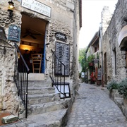 Visit Les Baux-De-Provence.