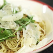 Spaghetti Met Truffelpasta, Rucola En Pecorino