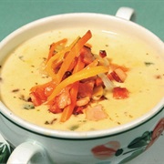 Erdäpfelsuppe