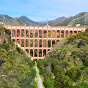 Acueducto Del Águila