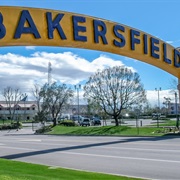 Bakersfield 404,000