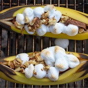 Rost a Marshmellow Over a Grill