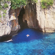 Swallows Rock, Tonga