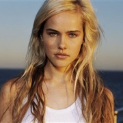Isabel Lucas