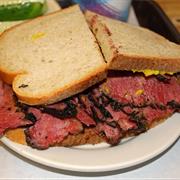 Chow Down on an Old New York Classic—Katz&#39;S Pastrami Sandwich