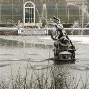 Stroll Through Kew Gardens&#39; Wintery Wonderland.