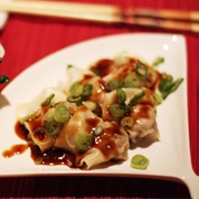 Chinese Dumplings With Peanut Sauce