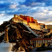 Visit the City of Lhasa and the Potala Palace
