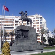 Atatürk Monument (İzmir)