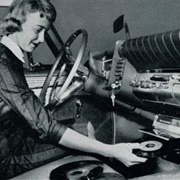 First Automobile Radio Introduced (1932)