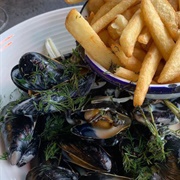 Belgium: Moules-Frites