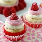 White Chocolate Raspberry Cupcakes