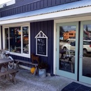 The Salty Dog Pet Store (Seabrook, Washington)