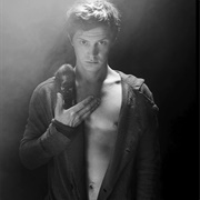 Evan Peters