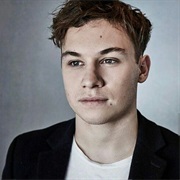 Finn Cole