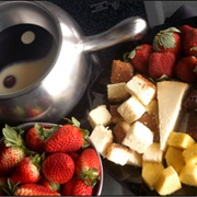 The Melting Pot's Yin and Yang Dessert Fondue