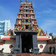 Feast Your Eyes on the Kaleidoscopic Colors of the Sri Mariamman Temple
