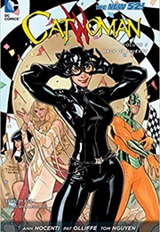 Catwoman Vol. 5: Race of Thieves (Ann Nocenti)
