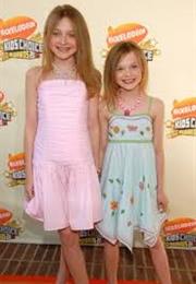 Dakota and Elle Fanning