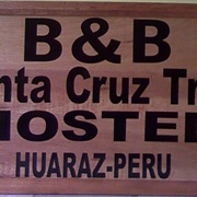 Santacruztrekhostal.com