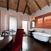 Hlosi Game Lodge
