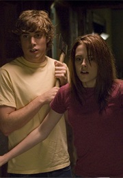 Kristen Stewart and Dustin Milligan in the Messengers (2007)