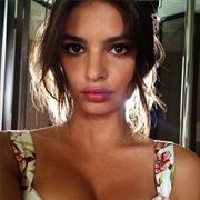 Emily Ratajkowski